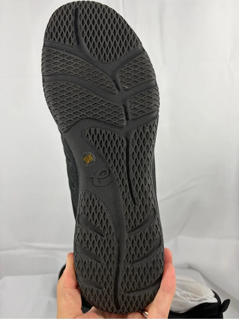 NWT Easy Spirit Women’s Size 10W Black Zip-Front Casual Sneakers
